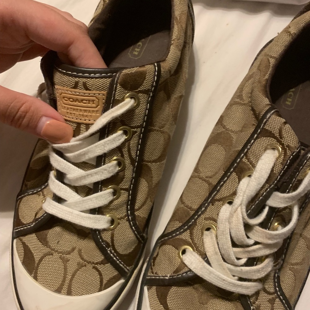 Authentic coach shoes size 10